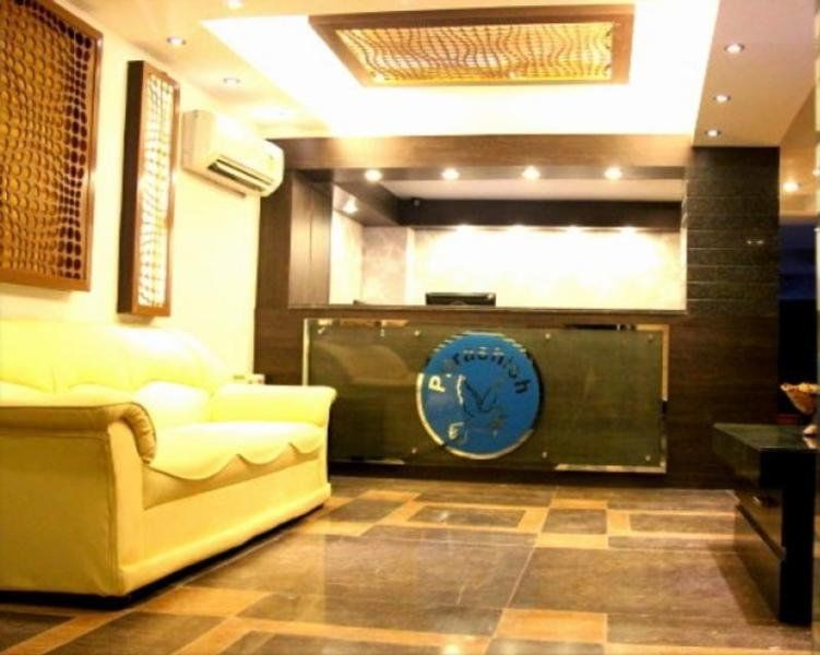 Hotel Pawan Plaza Near Sir Ganga Ram Hospital Nuova Delhi Esterno foto